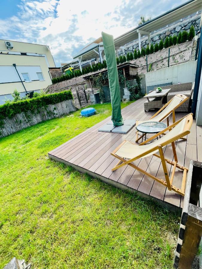 Appartement Gaestetraum Mit Wunderschoenem Ausblick Und Garten à Muhldorf Bei Feldbach Extérieur photo