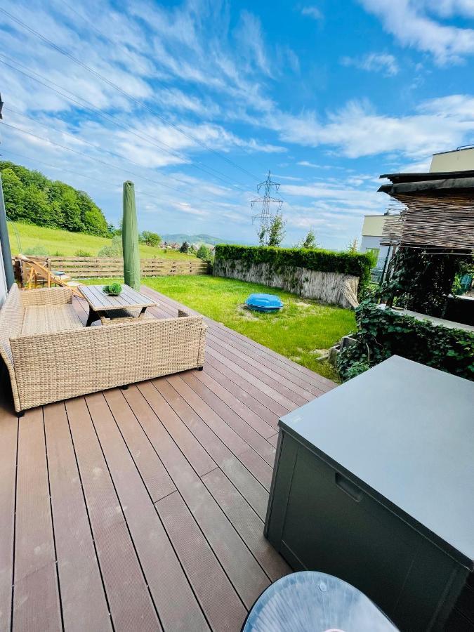 Appartement Gaestetraum Mit Wunderschoenem Ausblick Und Garten à Muhldorf Bei Feldbach Extérieur photo