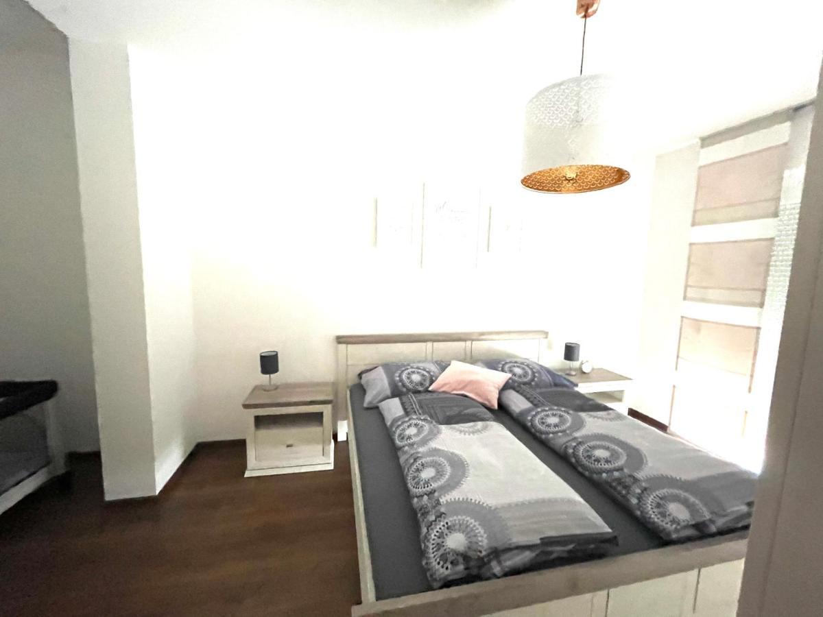 Appartement Gaestetraum Mit Wunderschoenem Ausblick Und Garten à Muhldorf Bei Feldbach Extérieur photo